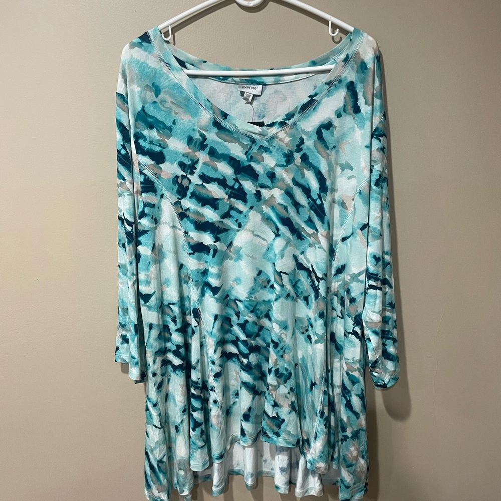 Avenue Teal and White Tunic Top